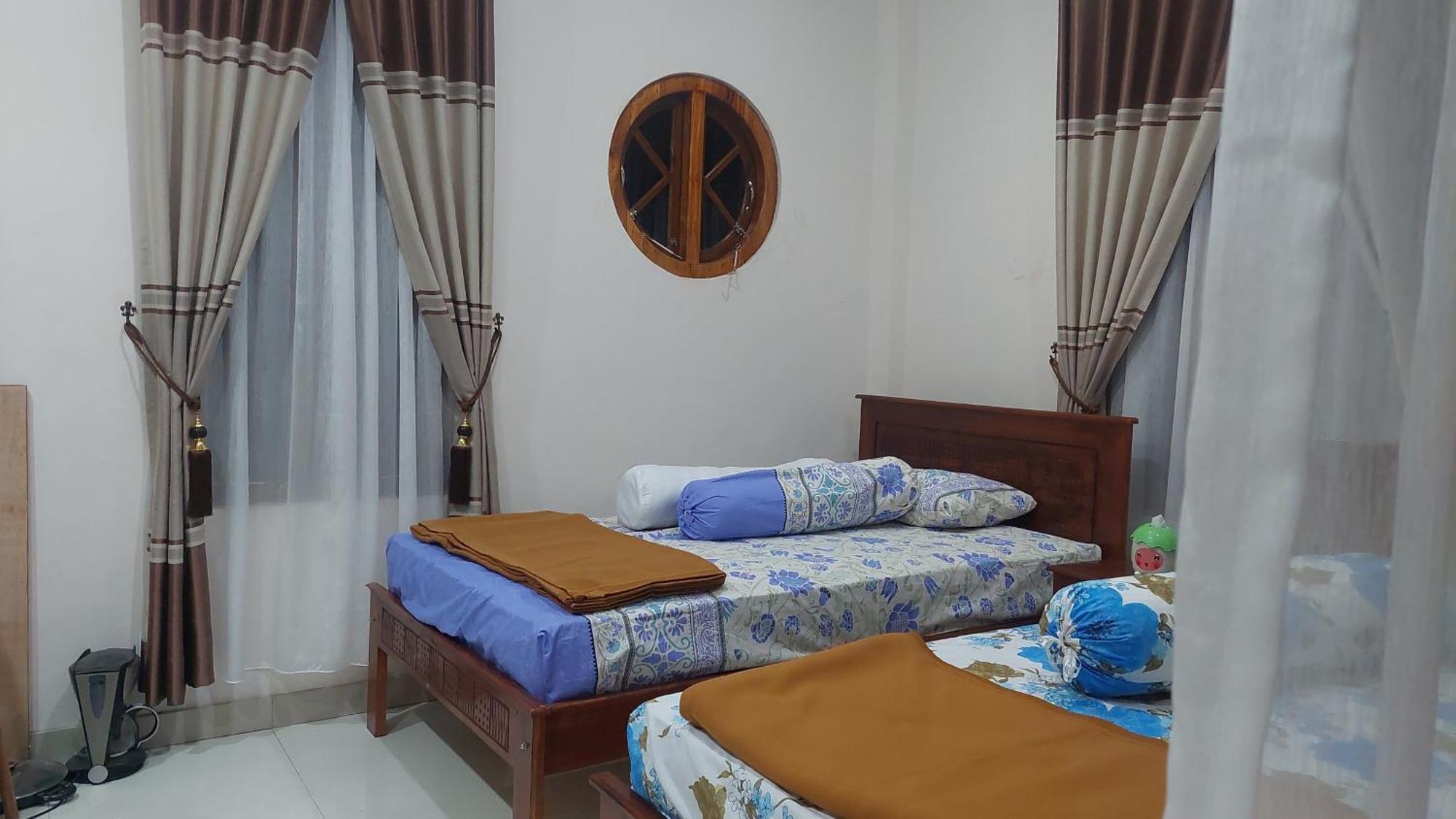 Kopa Hilltop - Family Guest Home Ruteng Δωμάτιο φωτογραφία